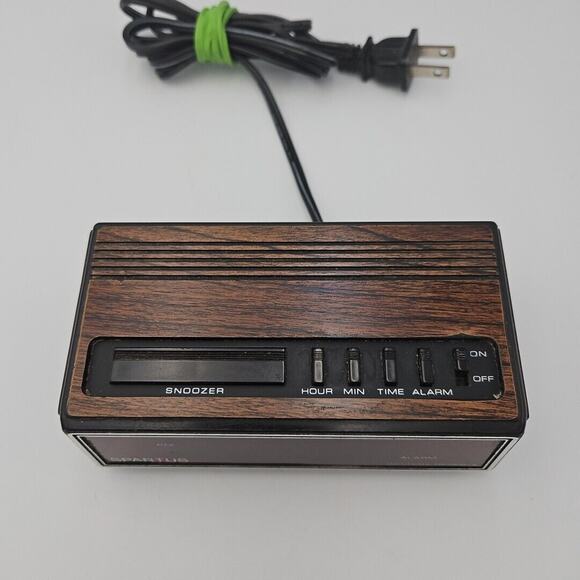 Vintage Spartus 1108 Red LED Display Wood Grain Alarm Clock Retro 1980s TESTED - Picture 2 of 5